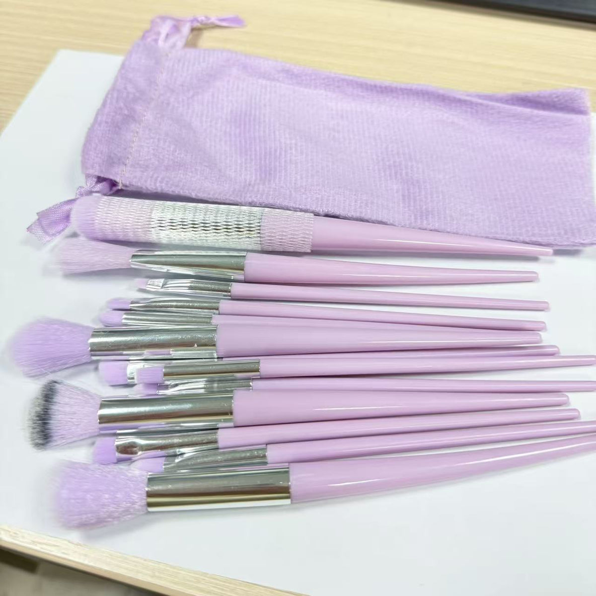 13-Piece Makeup Brush Set: Eyeshadow Brushes and Blush Brushes