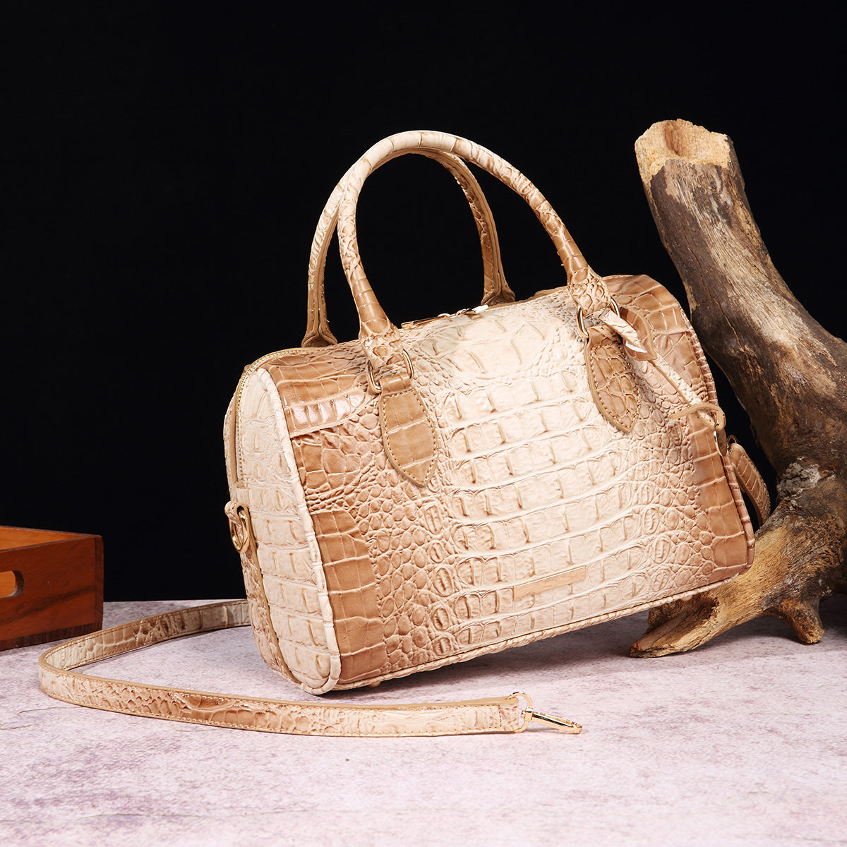 Women?s vintage handbag