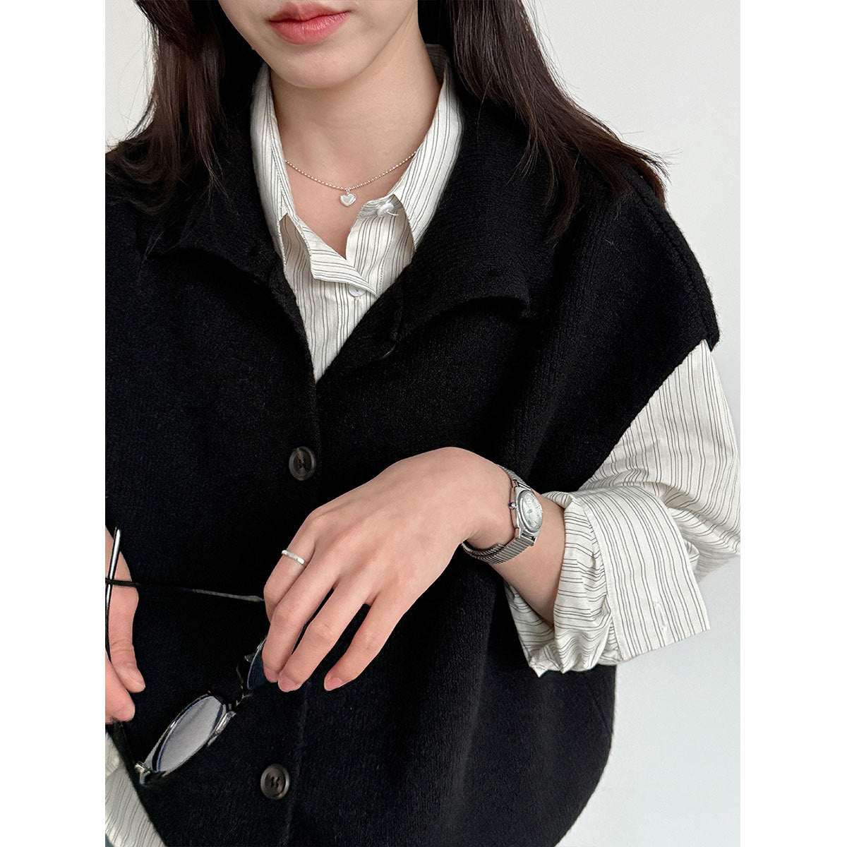 Women fold high neck knitted sweaters