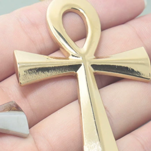 Men's key pendant as a piece of jewelry