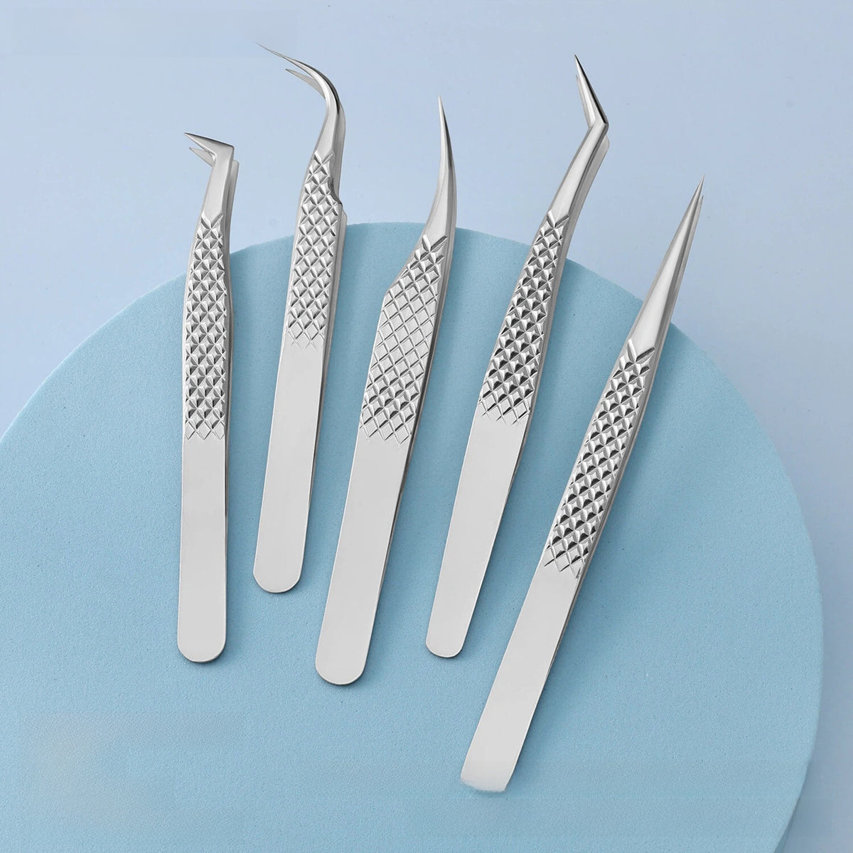 Eyelash tool tweezers