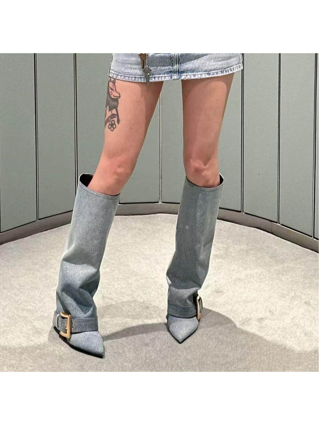 Pointed-toe stiletto heels with pleats