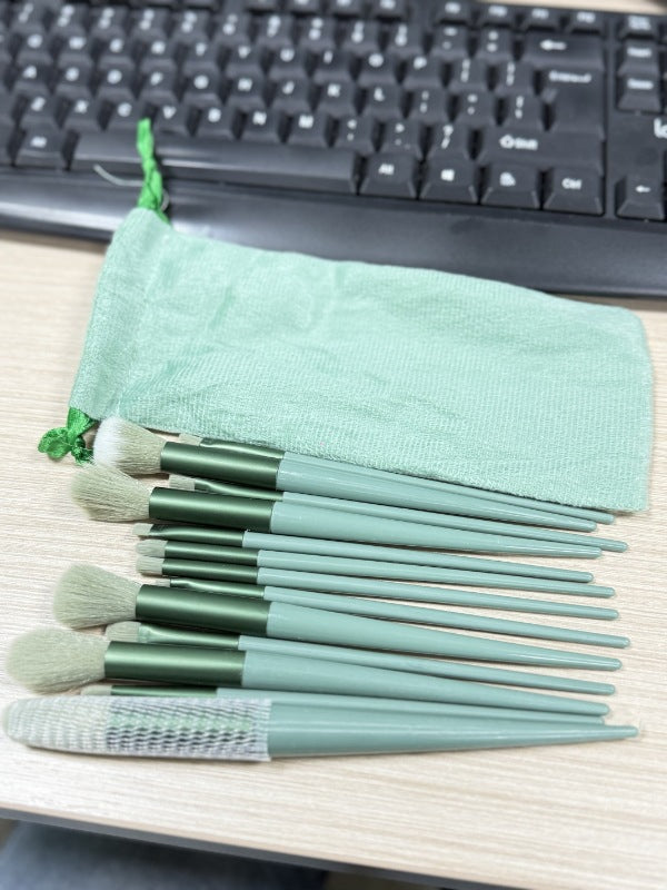 13-Piece Makeup Brush Set: Eyeshadow Brushes and Blush Brushes