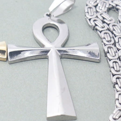 Men's key pendant as a piece of jewelry