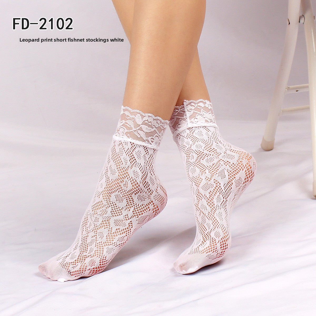 Women Hollow-Out Short Fishnet Socks Lace Trim Retro Style