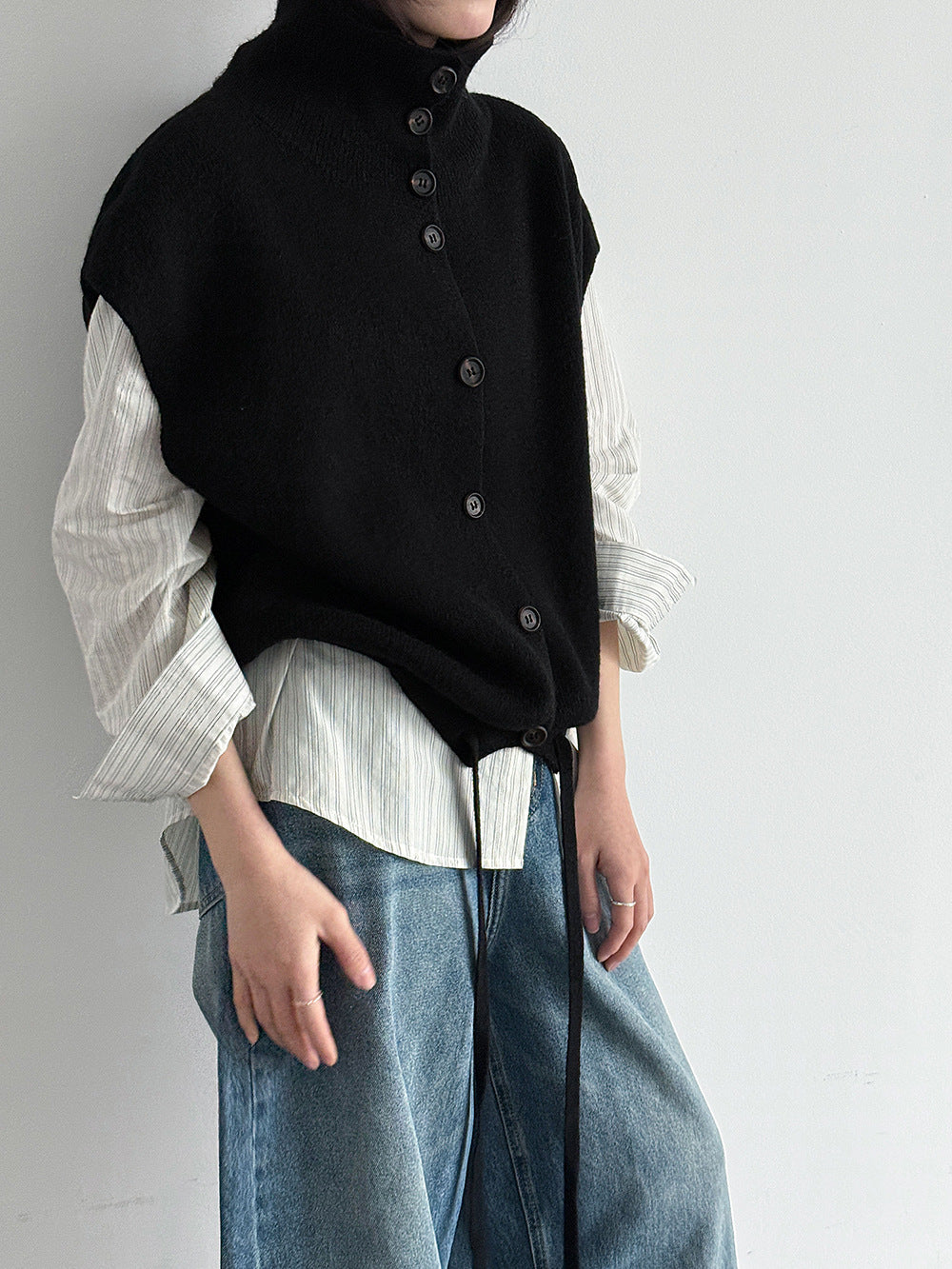 Women fold high neck knitted sweaters
