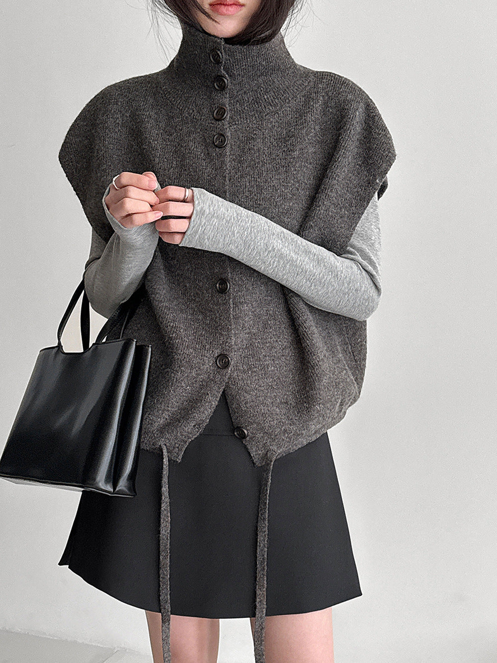 Women fold high neck knitted sweaters