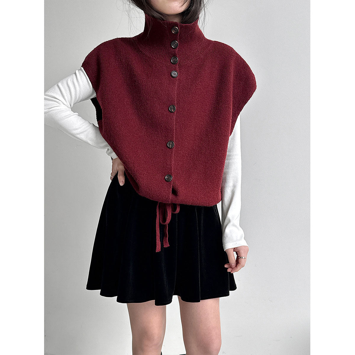 Women fold high neck knitted sweaters