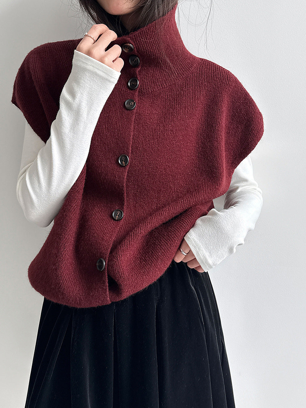 Women fold high neck knitted sweaters