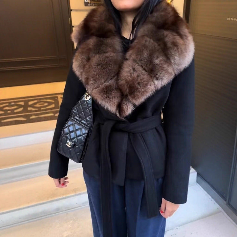 Fashionable trend, versatile style, elegant and stylish fur-trimmed wool coat