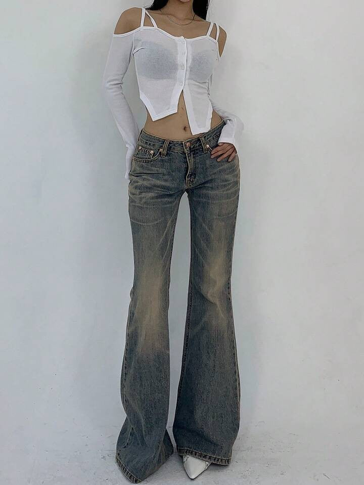 Women's high-waisted flared jeans
