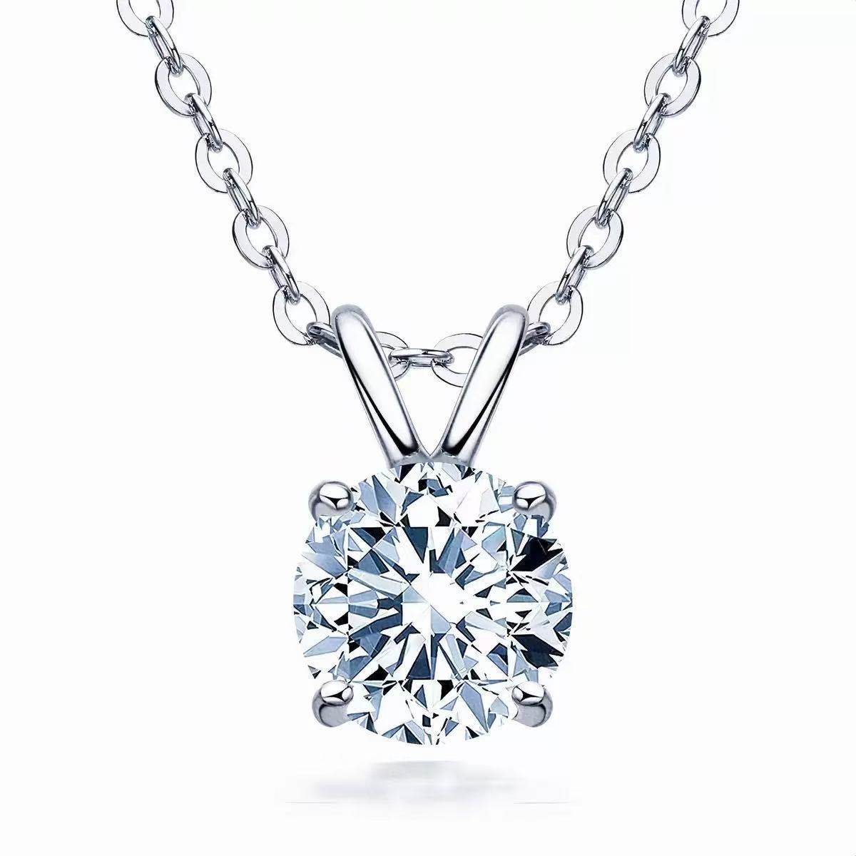 Sparkling Moissanite Pendant Necklace for Women Inlaid Single Diamond Compact Chain Silver Jewelry